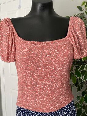 Abercrombie & Fitch Pink and White polka-dot smocked crop top - Large